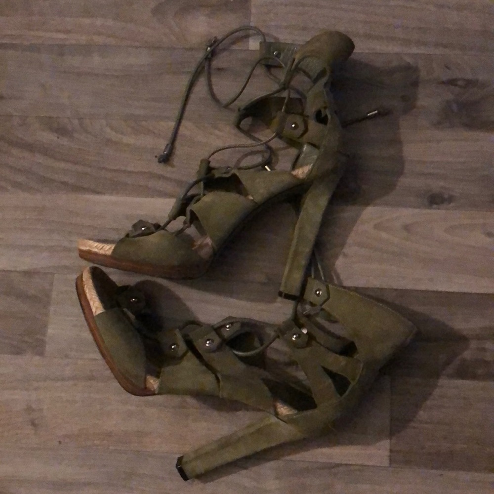 Green Gucci Suede open toed heels, lace up